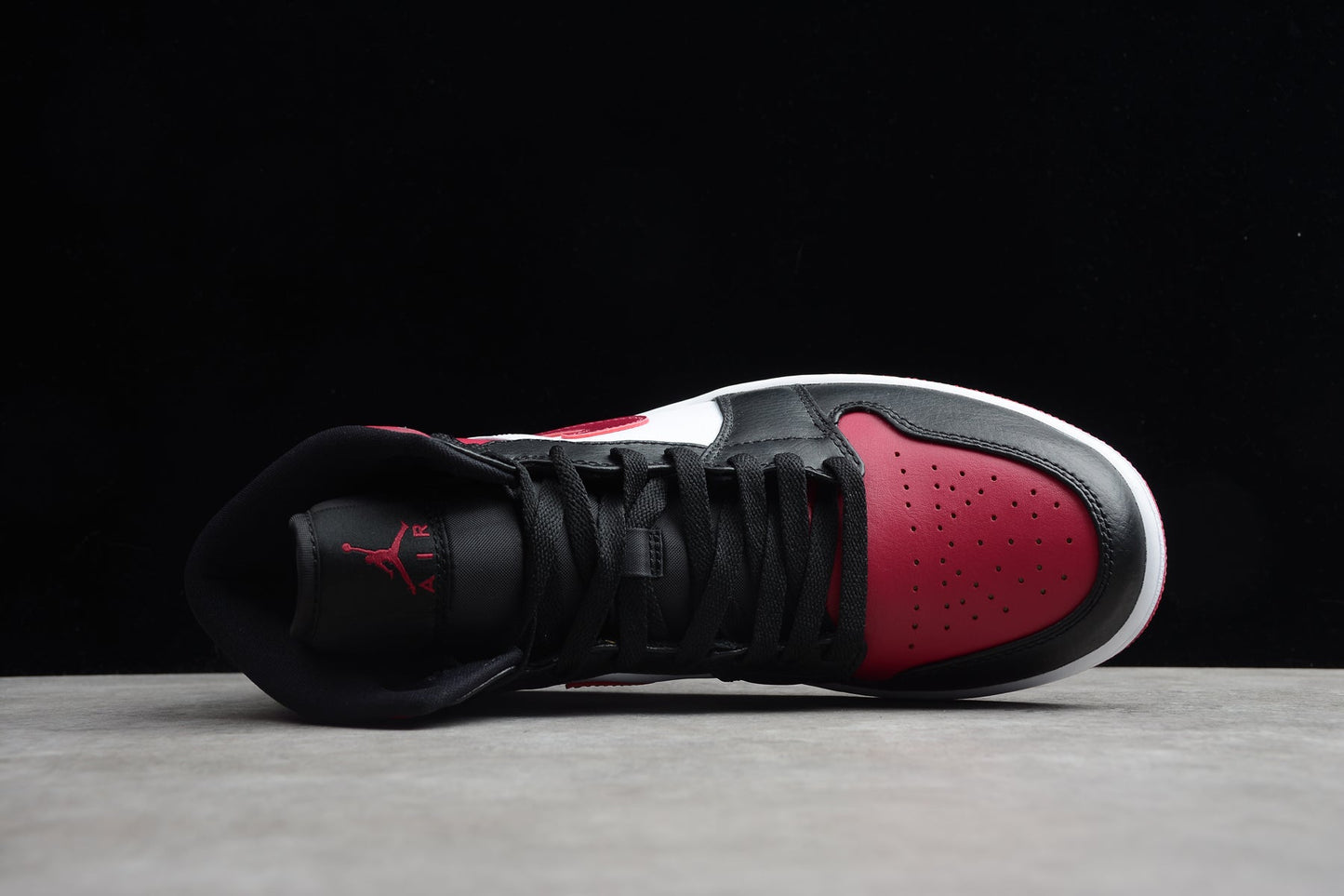 Nike Air Jordan 1 Mid "Bred Toe" (Black/Red/White)