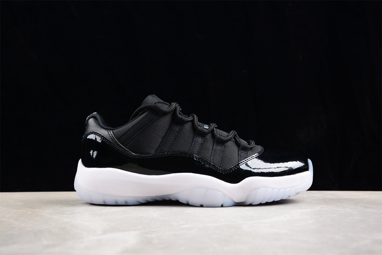 Air Jordan 11 Low "Space Jam"