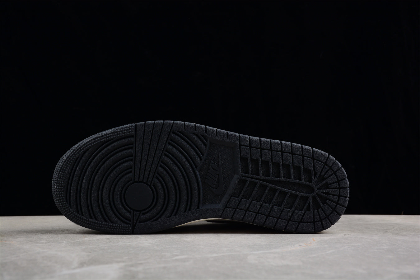 Air Jordan 1 Retro High OG “Washed Black”