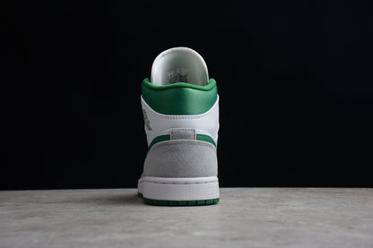 Air Jordan 1 Mid SE Pine Green Light Smoke Grey Sneaker