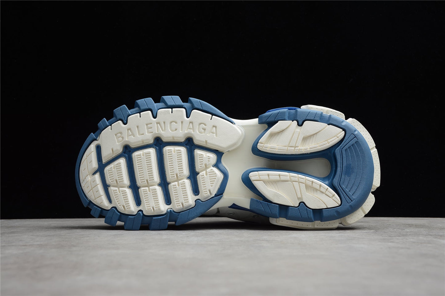 Men's White & Blue Track Lifestyle Sneakers