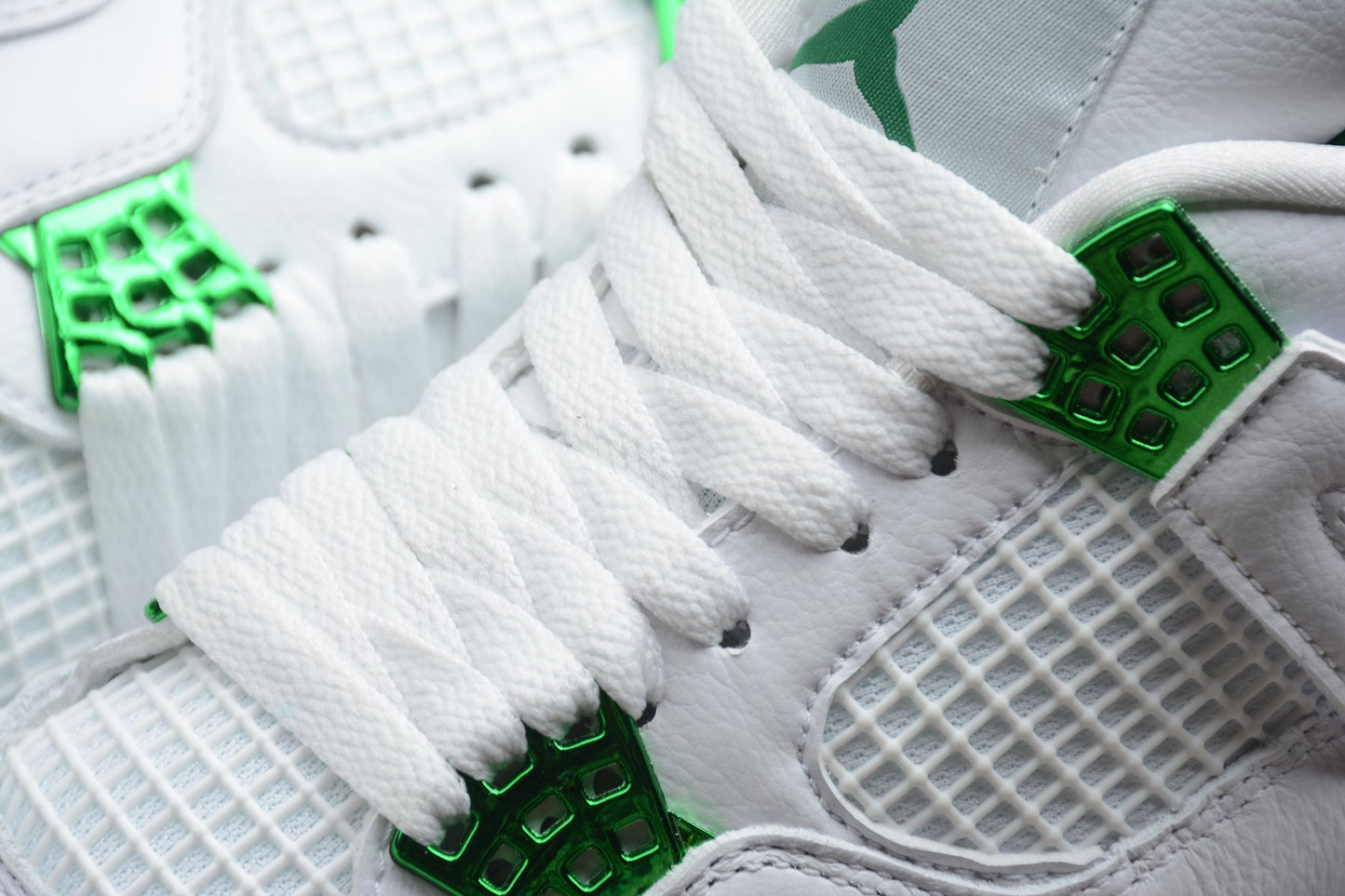 Air Jordan 4 Retro "Metallic Green"