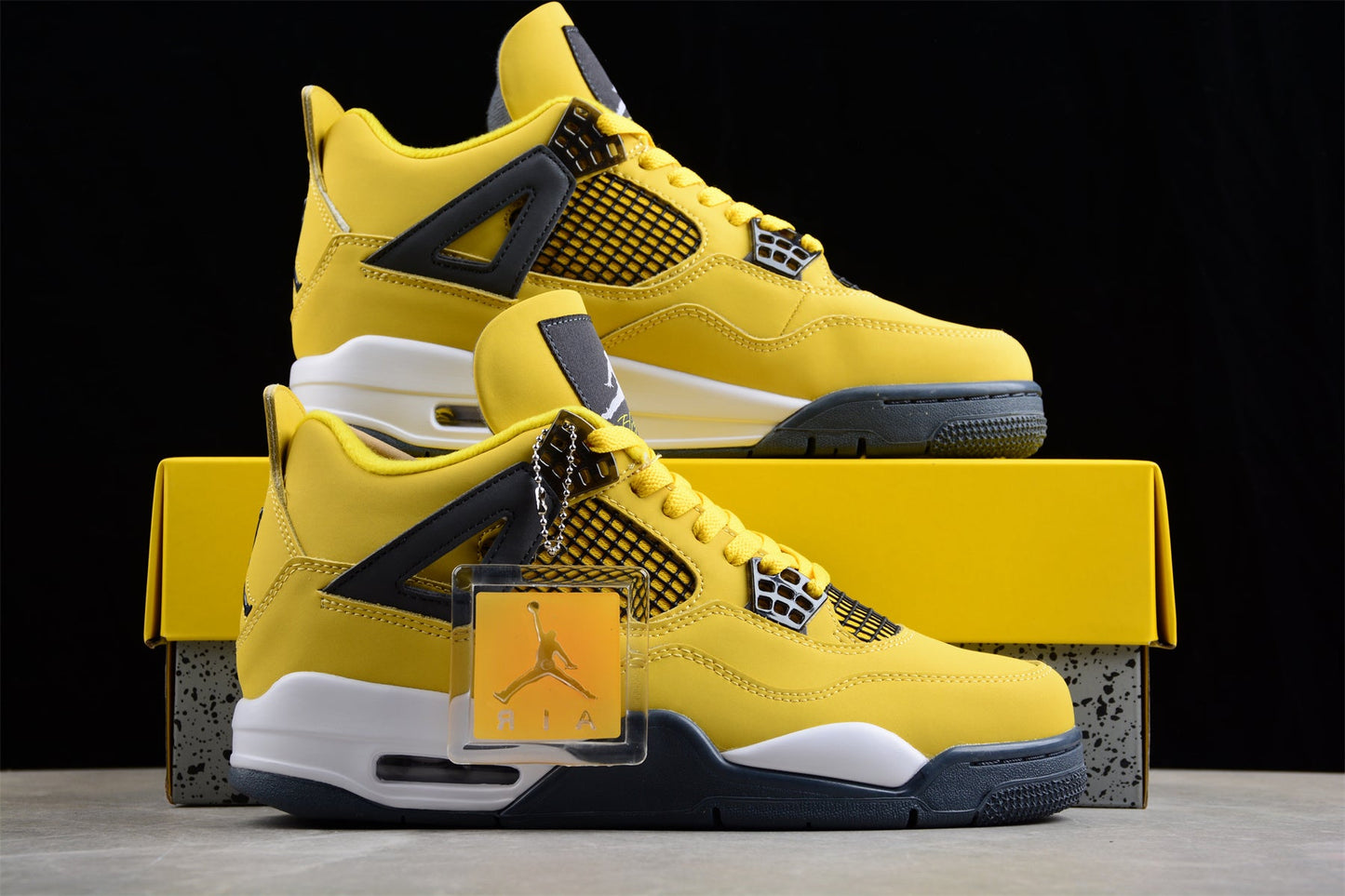 Air Jordan 4 Retro "Lightning"