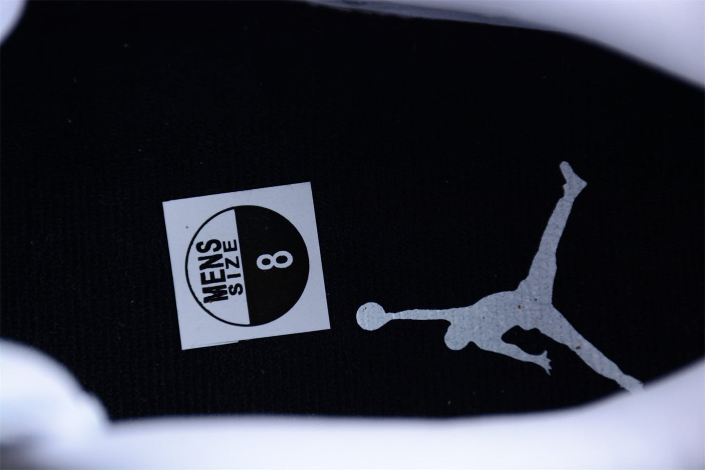 Air Jordan AJ11 Low "White Cement"