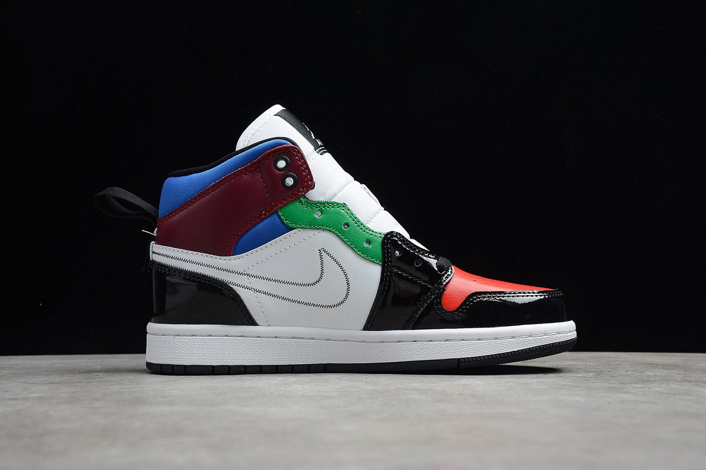 Air Jordan 1 Mid SE "Black White University Red"