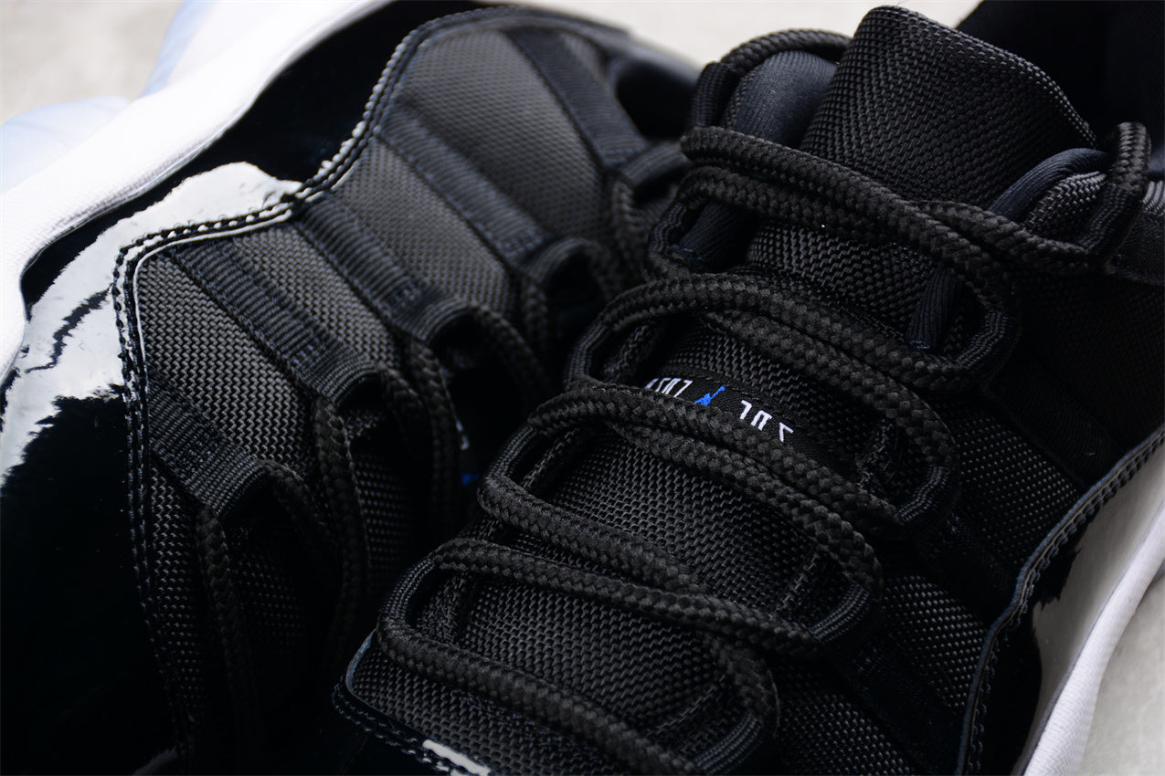 Air Jordan 11 Low "Space Jam"