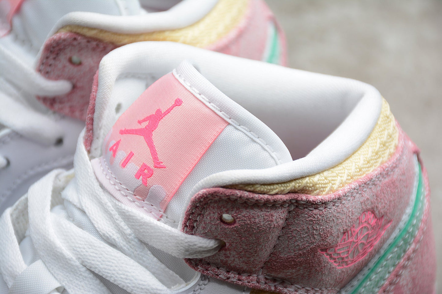 Nike Air Jordan 1 Mid "Paint Drip"
