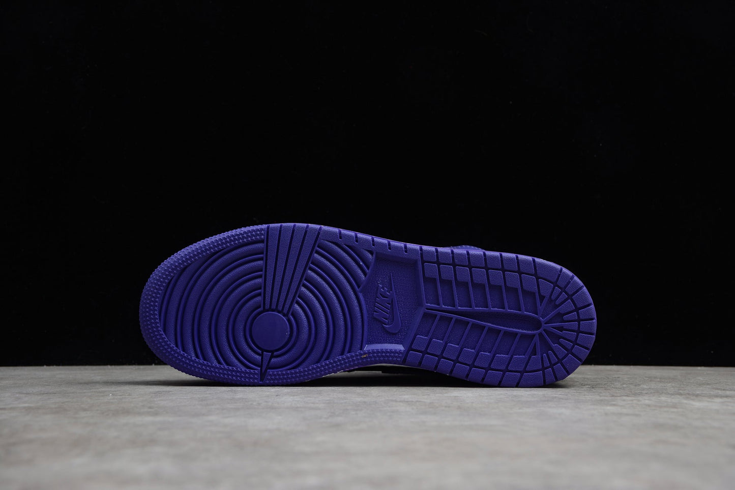 Air Jordan 1 Mid "Dark Concord"