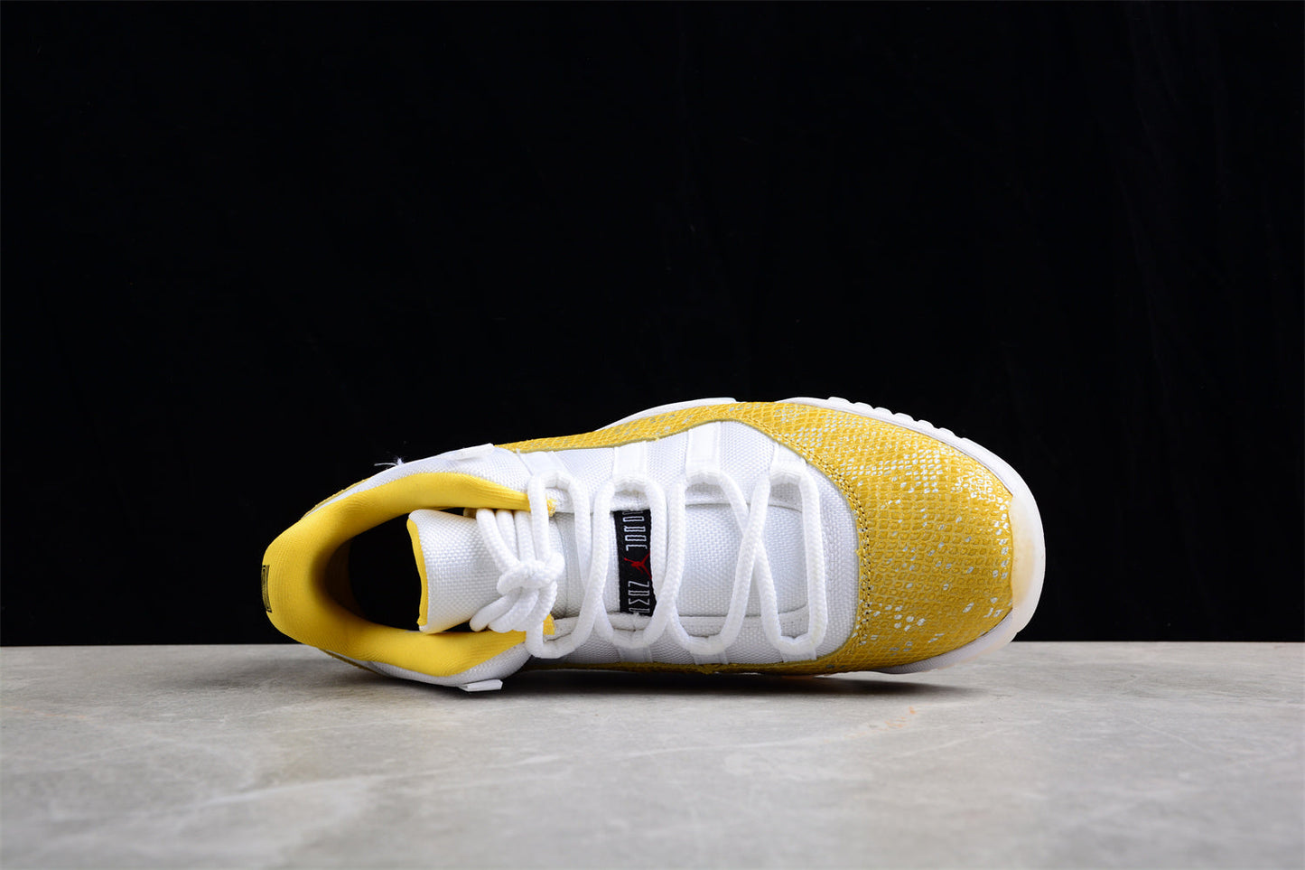 Air Jordan AJ11 Low SE "Yellow Snakeskin"