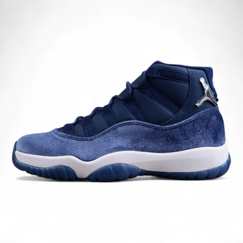 Air Jordan 11 Velvet "Midnight Navy"