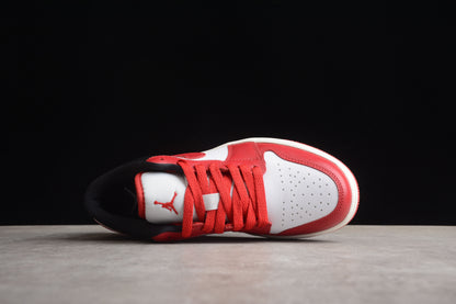 Air Jordan 1 Low Chicago Bulls Sneakers