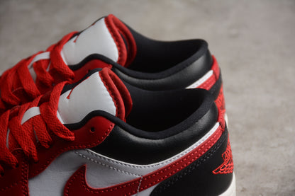 Air Jordan 1 Low Chicago Bulls Sneakers
