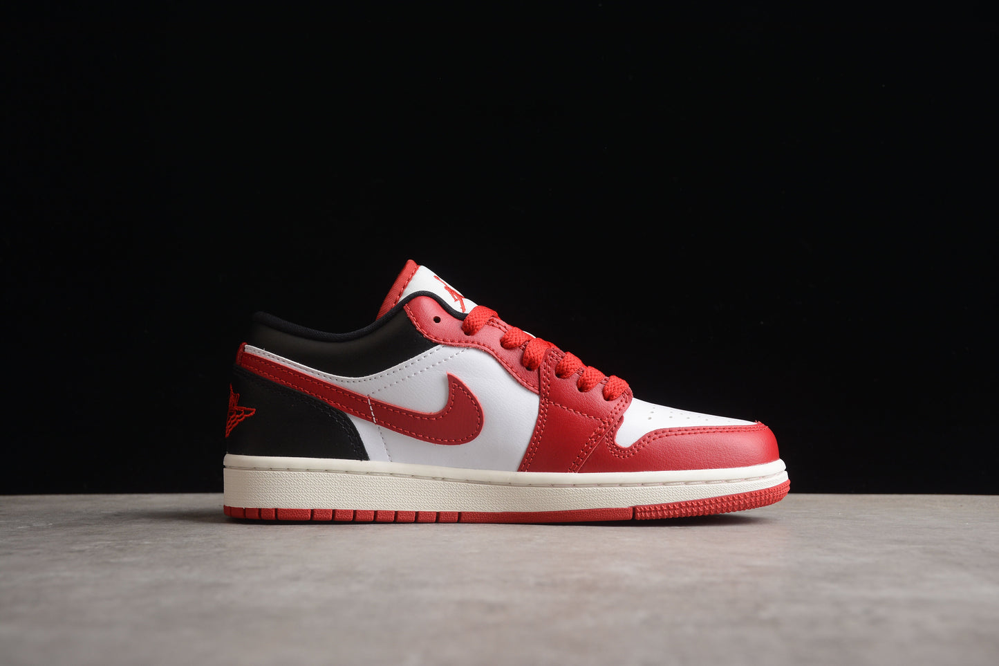 Air Jordan 1 Low "Chicago Bulls"