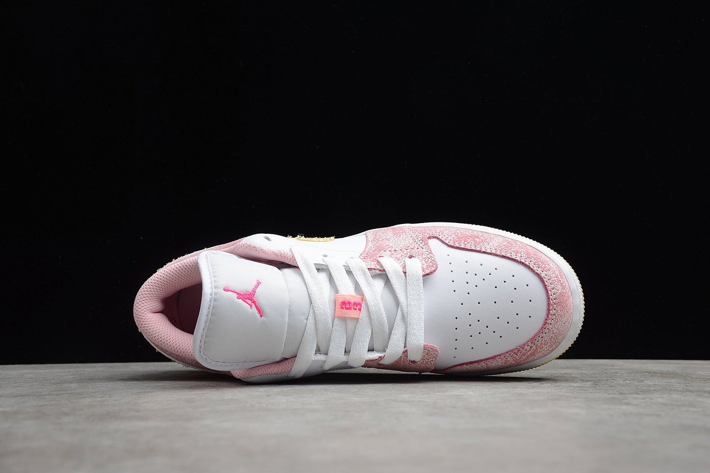 Air Jordan 1 Low GS "Strawberry Ice Cream"