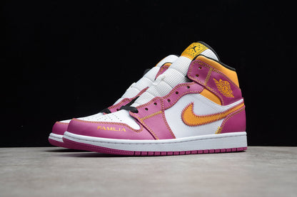 Nike Air Jordan 1 Mid Familia Sneakers