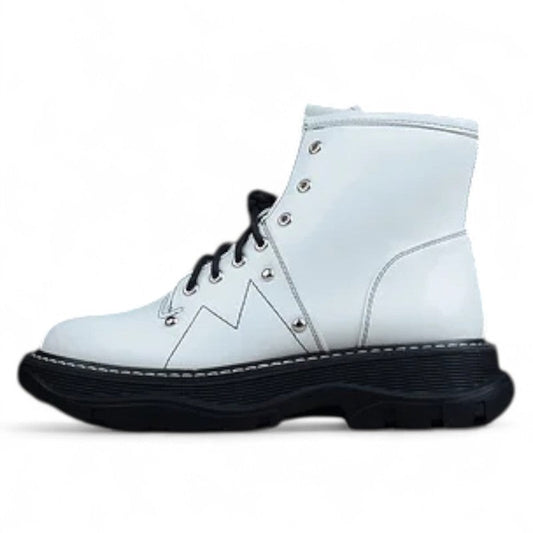 Alexander McQueen White High-Top Combat Boot – Black Sole