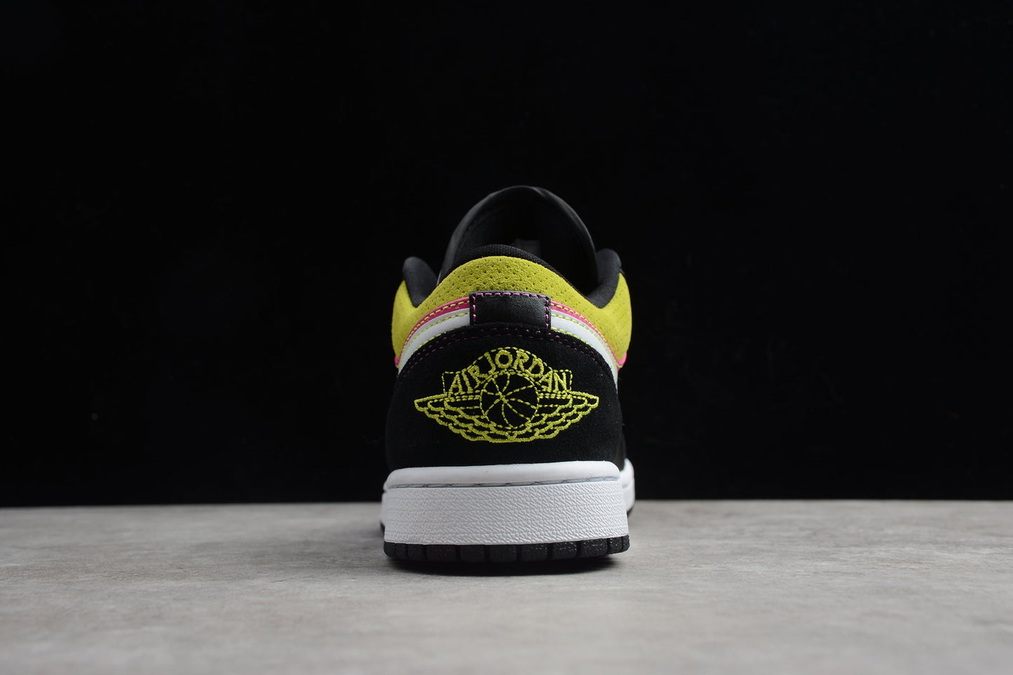 Nike Air Jordan 1 Low SE "Spray Paint"