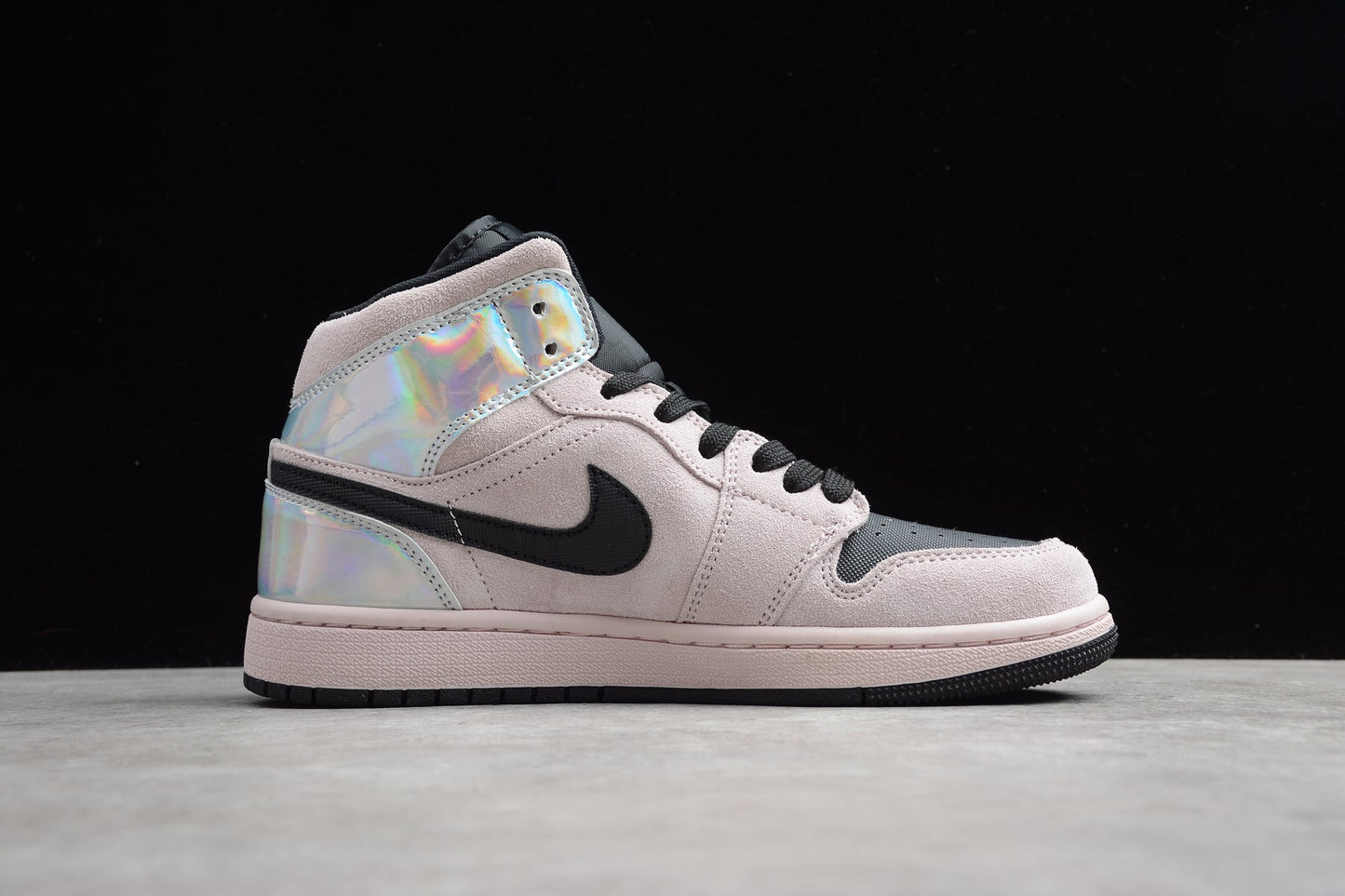 Air Jordan 1 Mid "Iridescent"