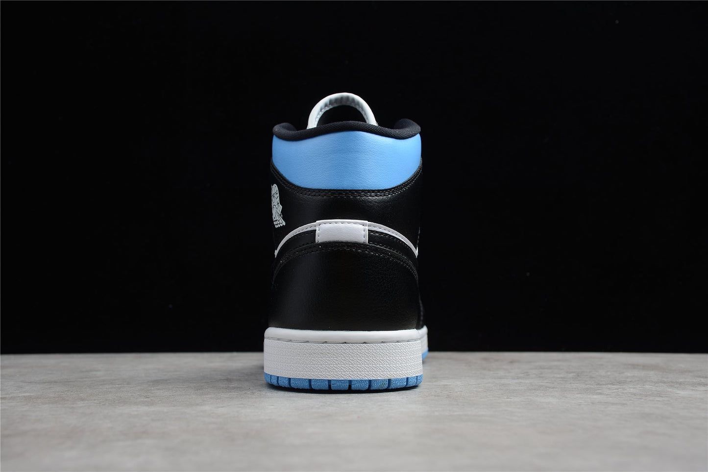 Air Jordan 1 Mid "University Blue Black"
