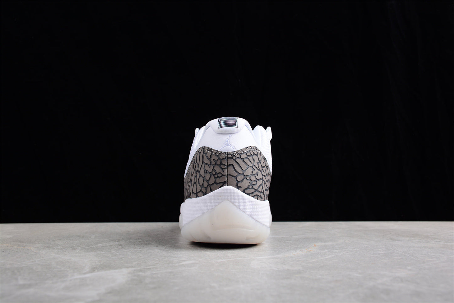 Air Jordan AJ11 Low "White Cement"