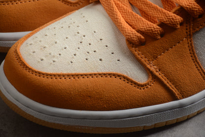 Nike Air Jordan 1 Low SE Light Curry Sneakers