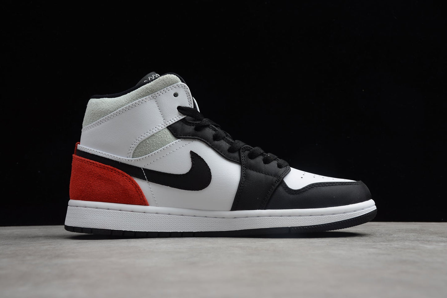 Air Jordan 1 Mid SE "Union Black Toe"