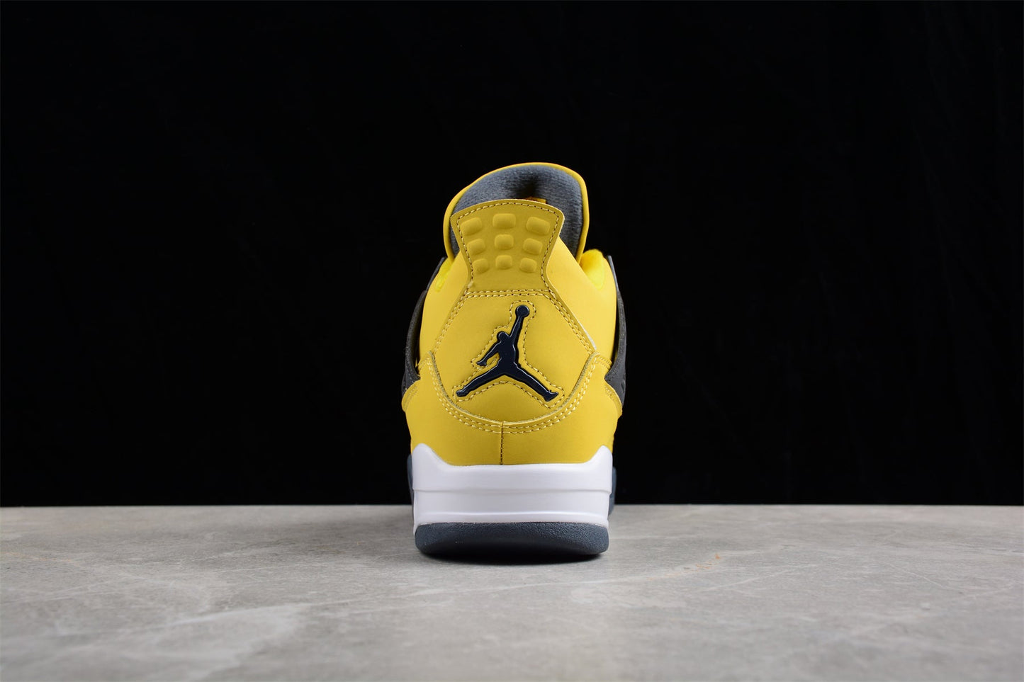 Air Jordan 4 Retro "Lightning"