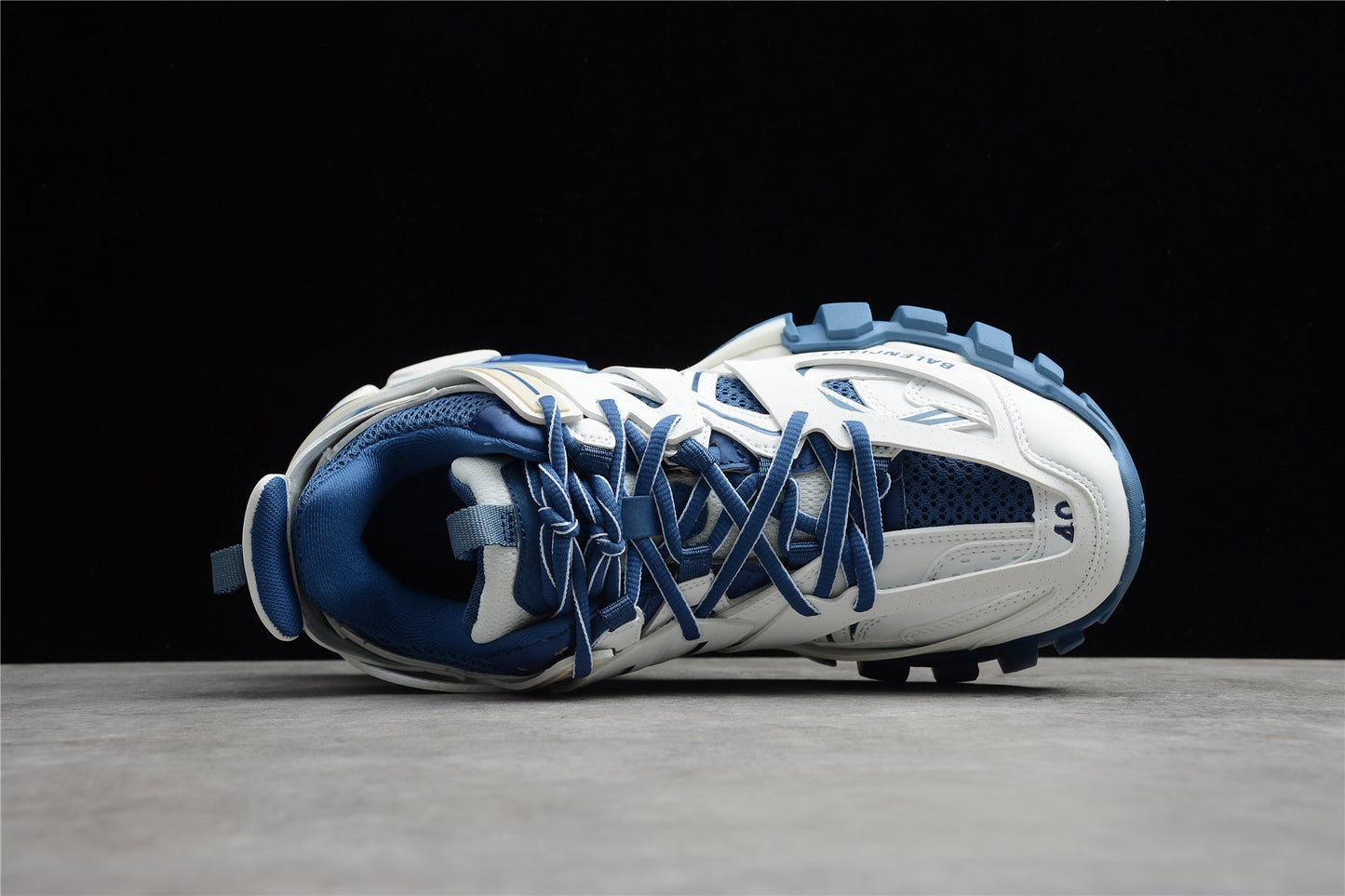 Men's White & Blue Track Lifestyle Sneakers
