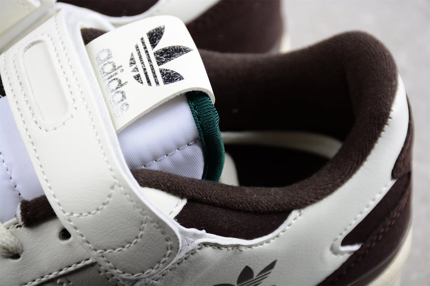 adidas Forum 84 Low in Cream White/Brown