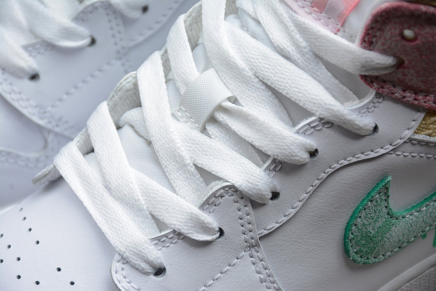Nike Air Jordan 1 Mid "Paint Drip"