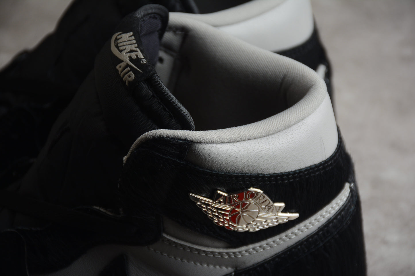 Nike Air Jordan 1 Retro High OG “Black/Medium Gray”
