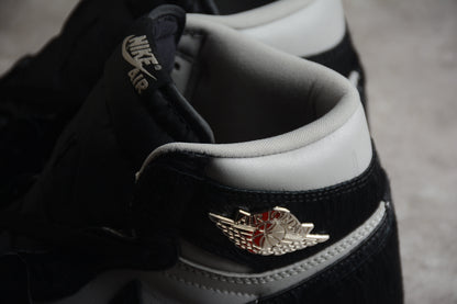 Air Jordan 1 Retro High OG Black Medium Grey Sneakers