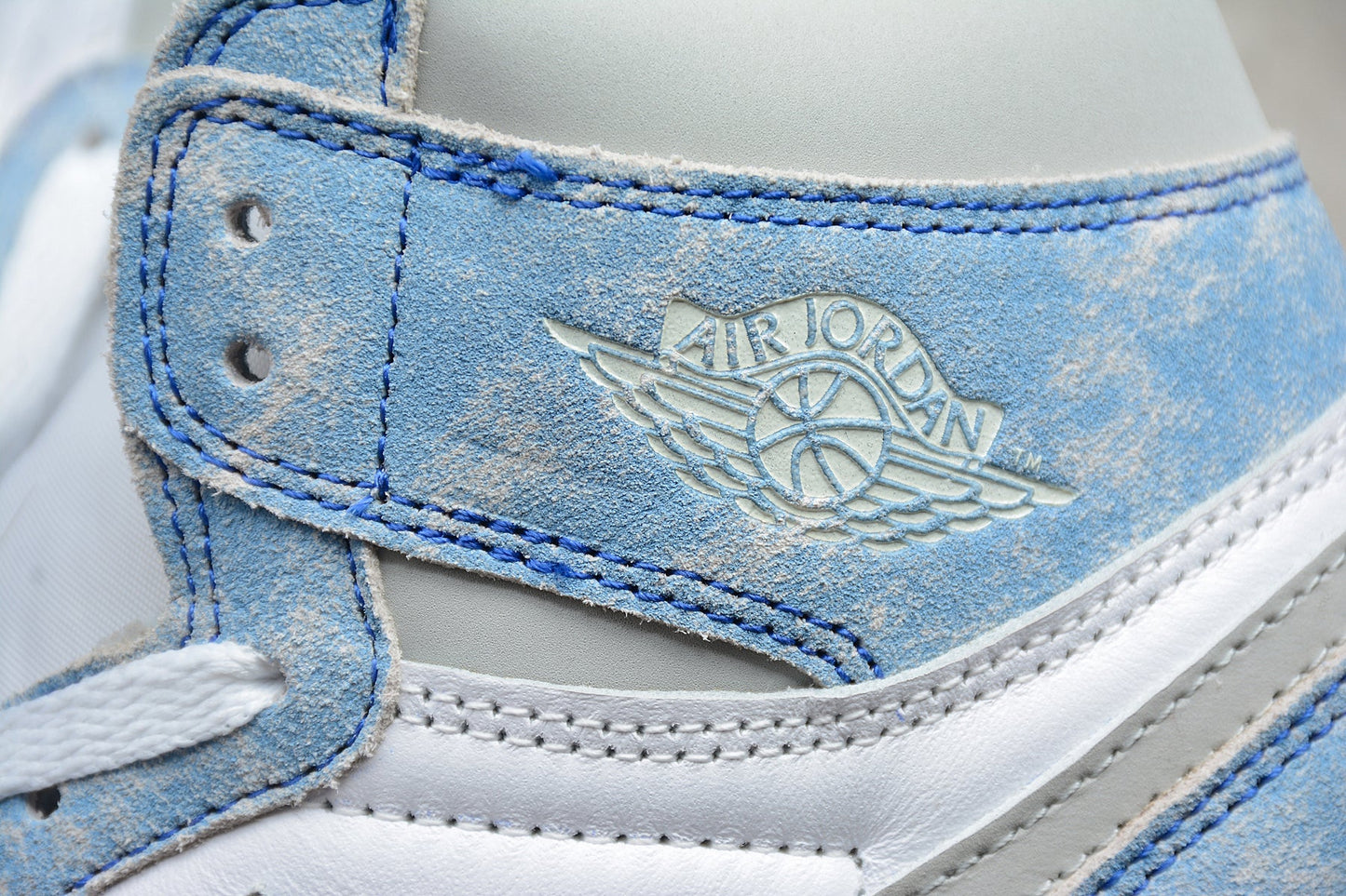 Air Jordan 1 Retro High OG "Hyper Royal"
