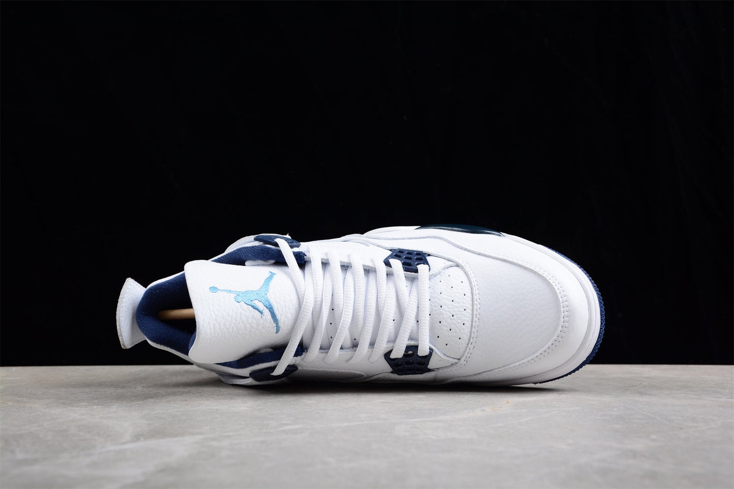 Air Jordan 4 "Columbia"