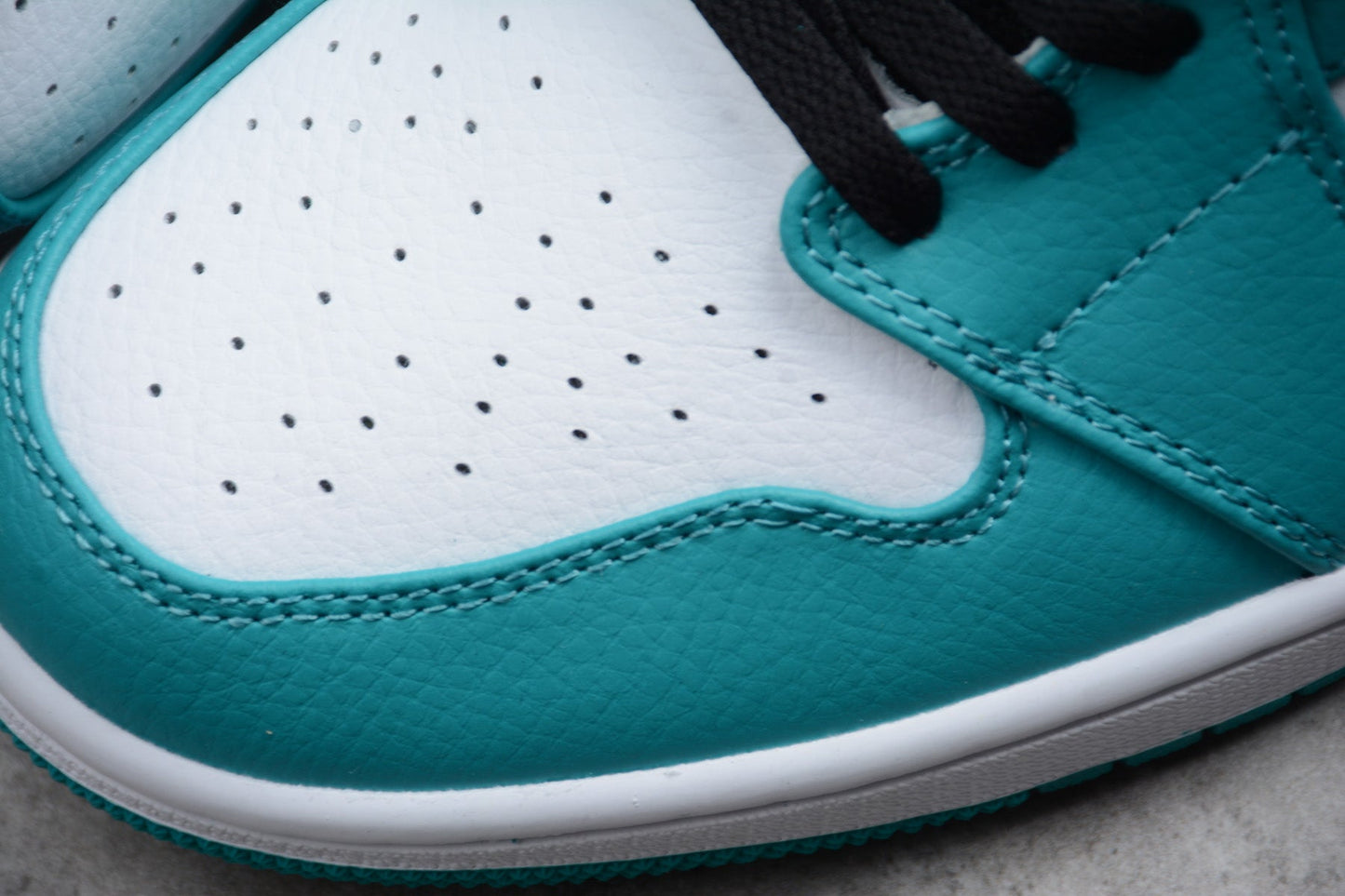 Air Jordan 1 Mid SE "South Beach"