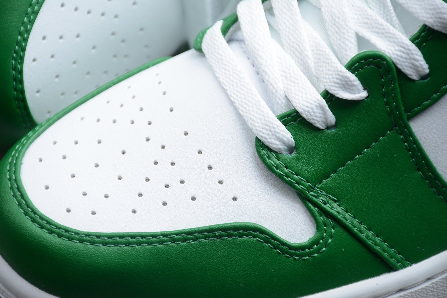 Nike Air Jordan 1 Mid "Incredible Hulk"