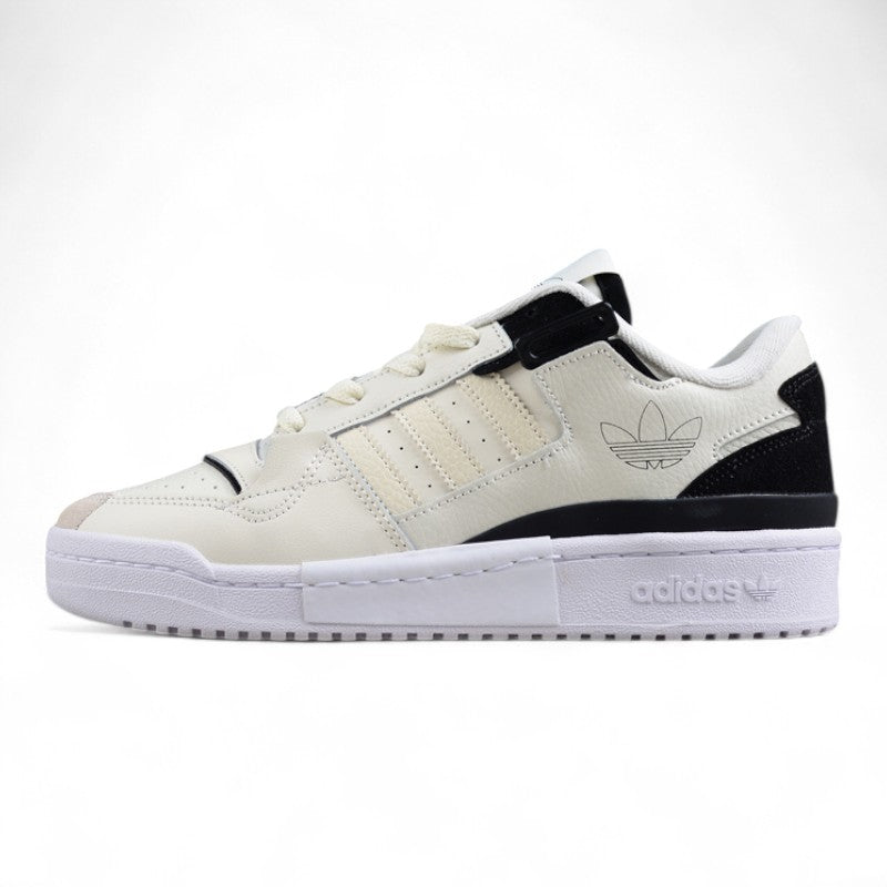 adidas Forum Exhibit Low in Cream White/Black