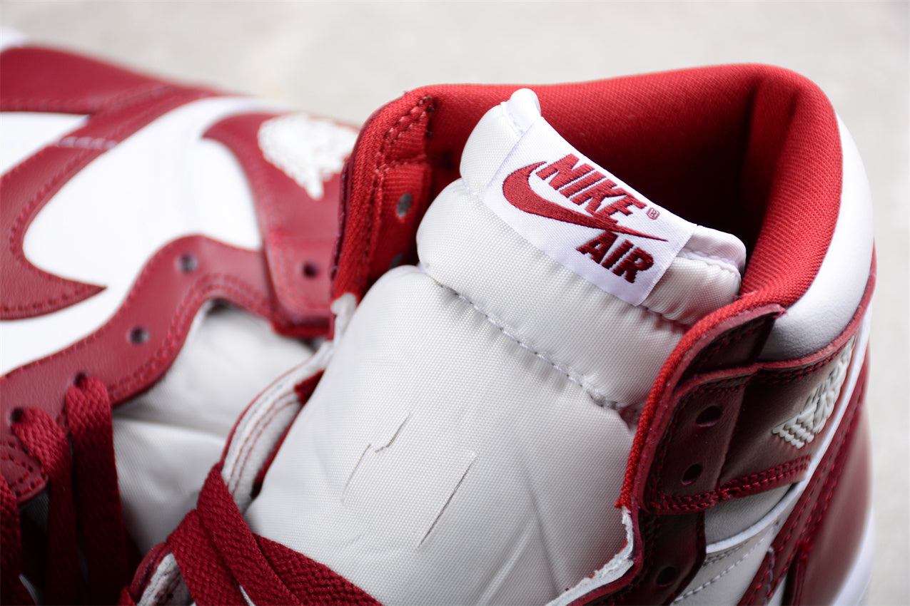 Air Jordan 1 Retro High "Dune Red"