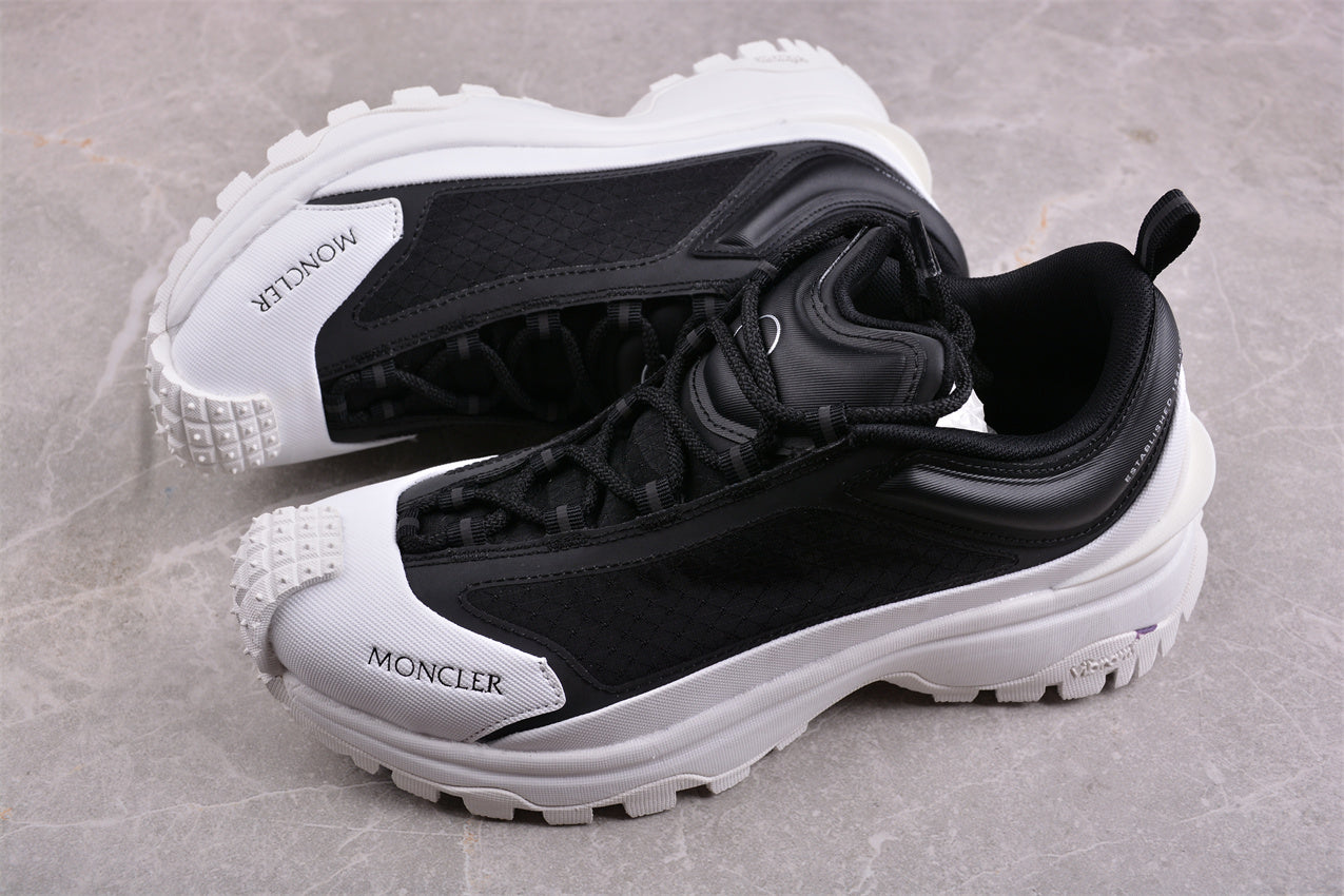 Moncler Trailgrip Lite Low in Black/White