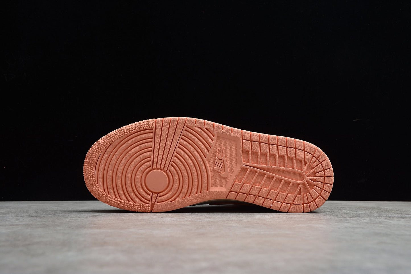 Nike Air Jordan 1 Mid "Apricot Orange"
