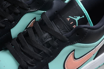 Air Jordan 1 Low SE Tropical Twist GS Sneakers