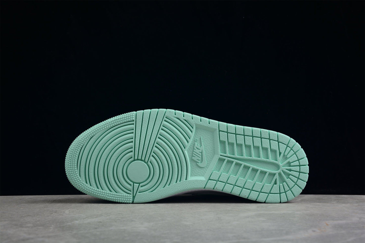 Air Jordan 1 Mid SE "Marine Green"