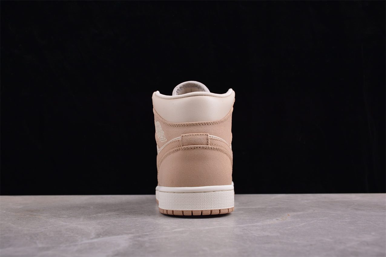 Air Jordan 1 Mid SE "Legend Light Brown"