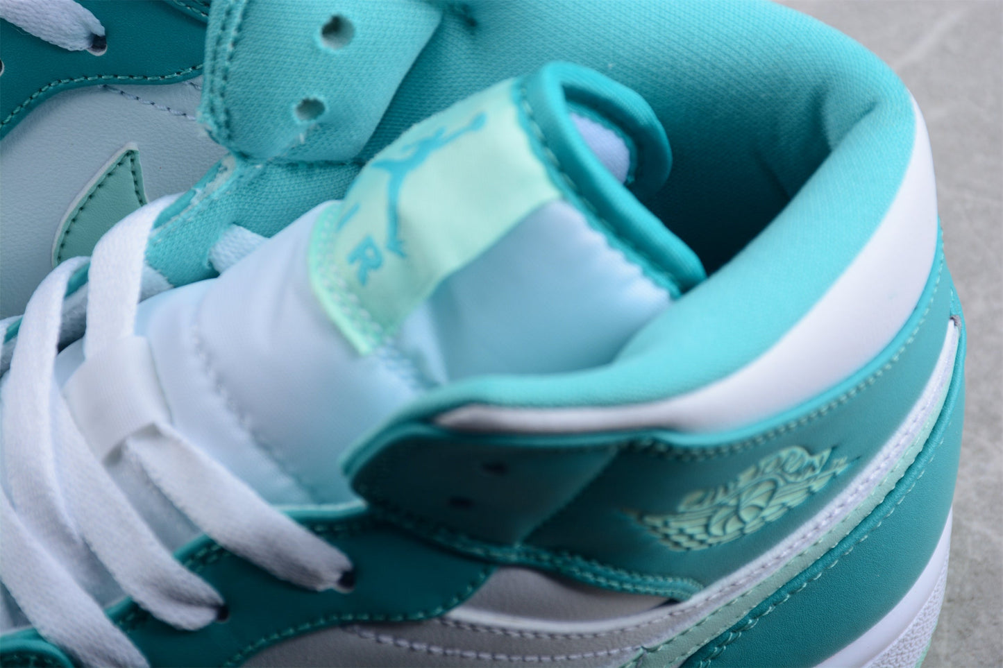 Air Jordan 1 Mid SE "Marine Green"