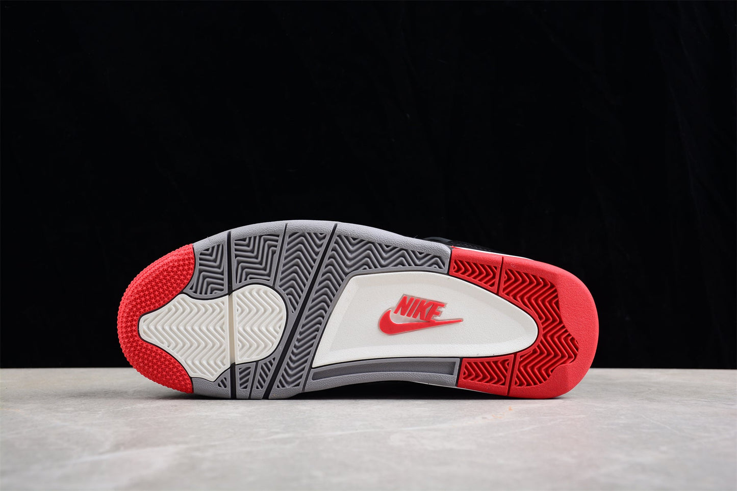 Air Jordan 4 "Bred"