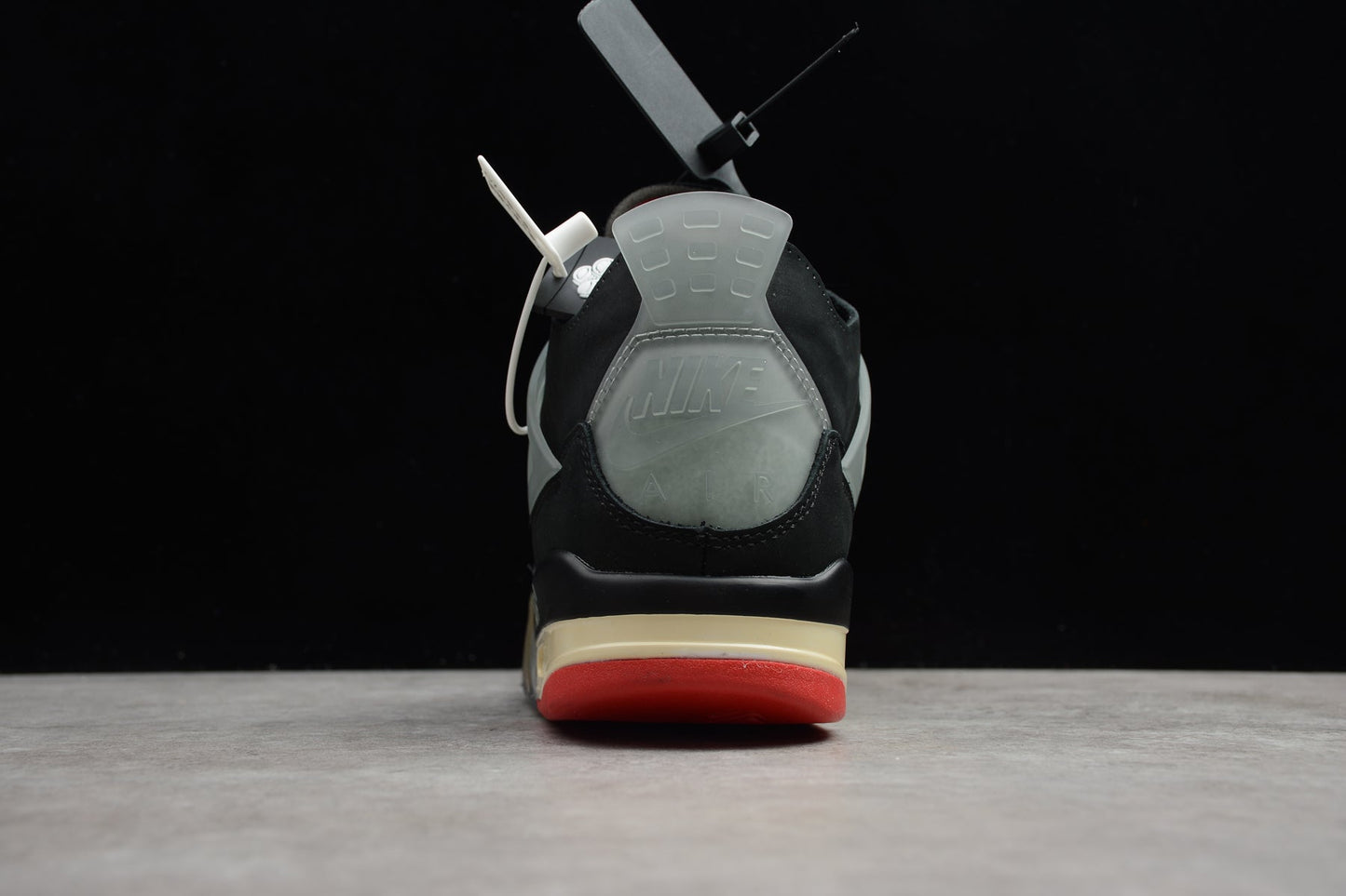 Off-White x Air Jordan 4 “Bred”