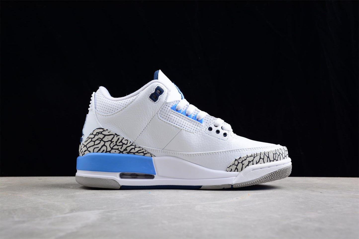 Air Jordan 3 "UNC"