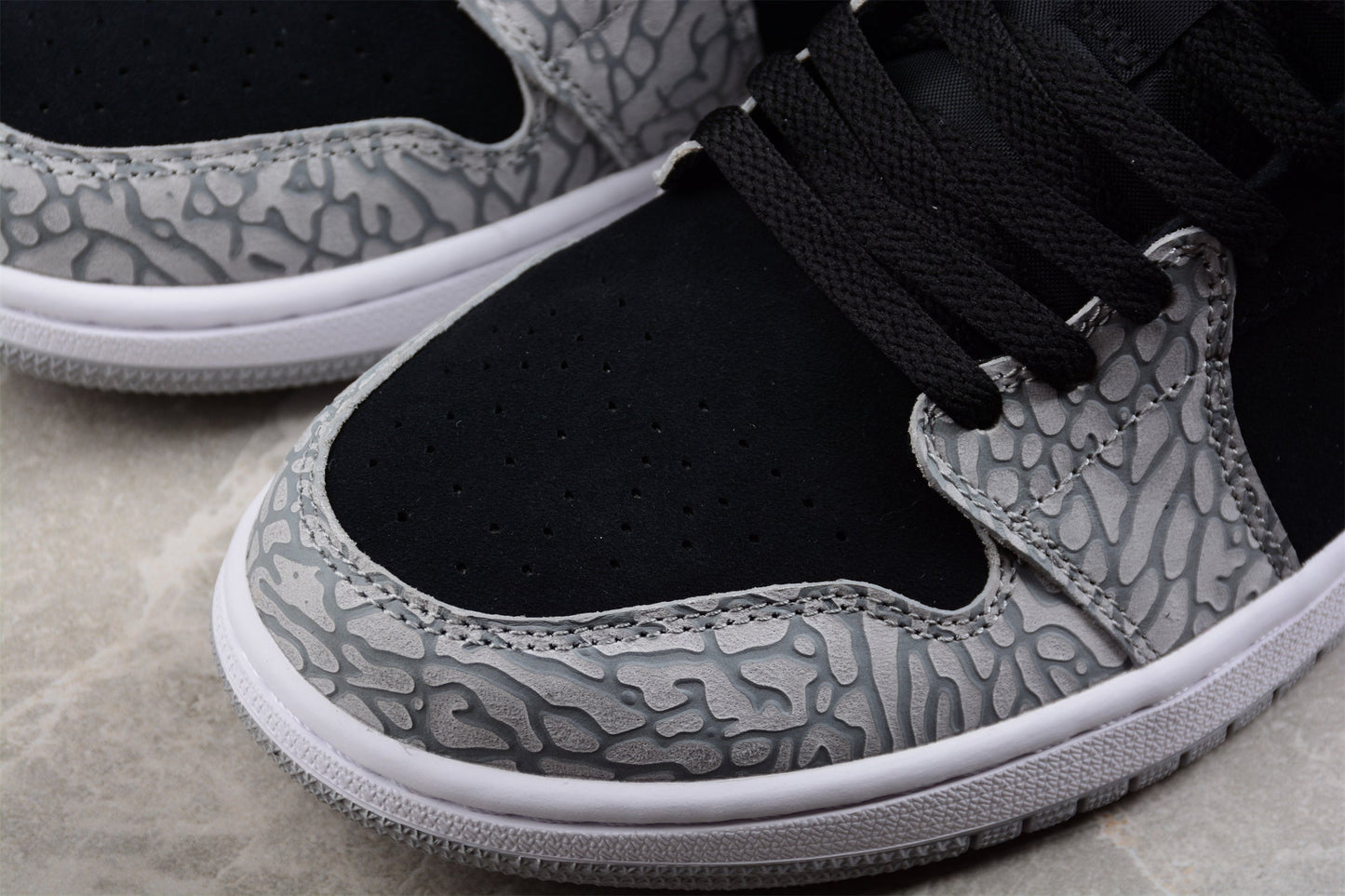 Air Jordan 1 Mid SE "Elephant Toe"