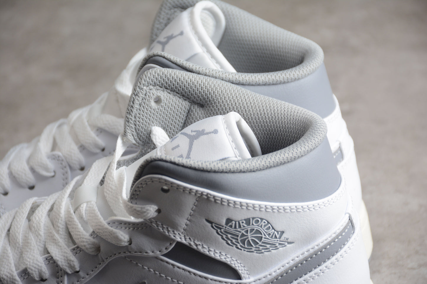 Air Jordan 1 Mid "Vintage Grey"