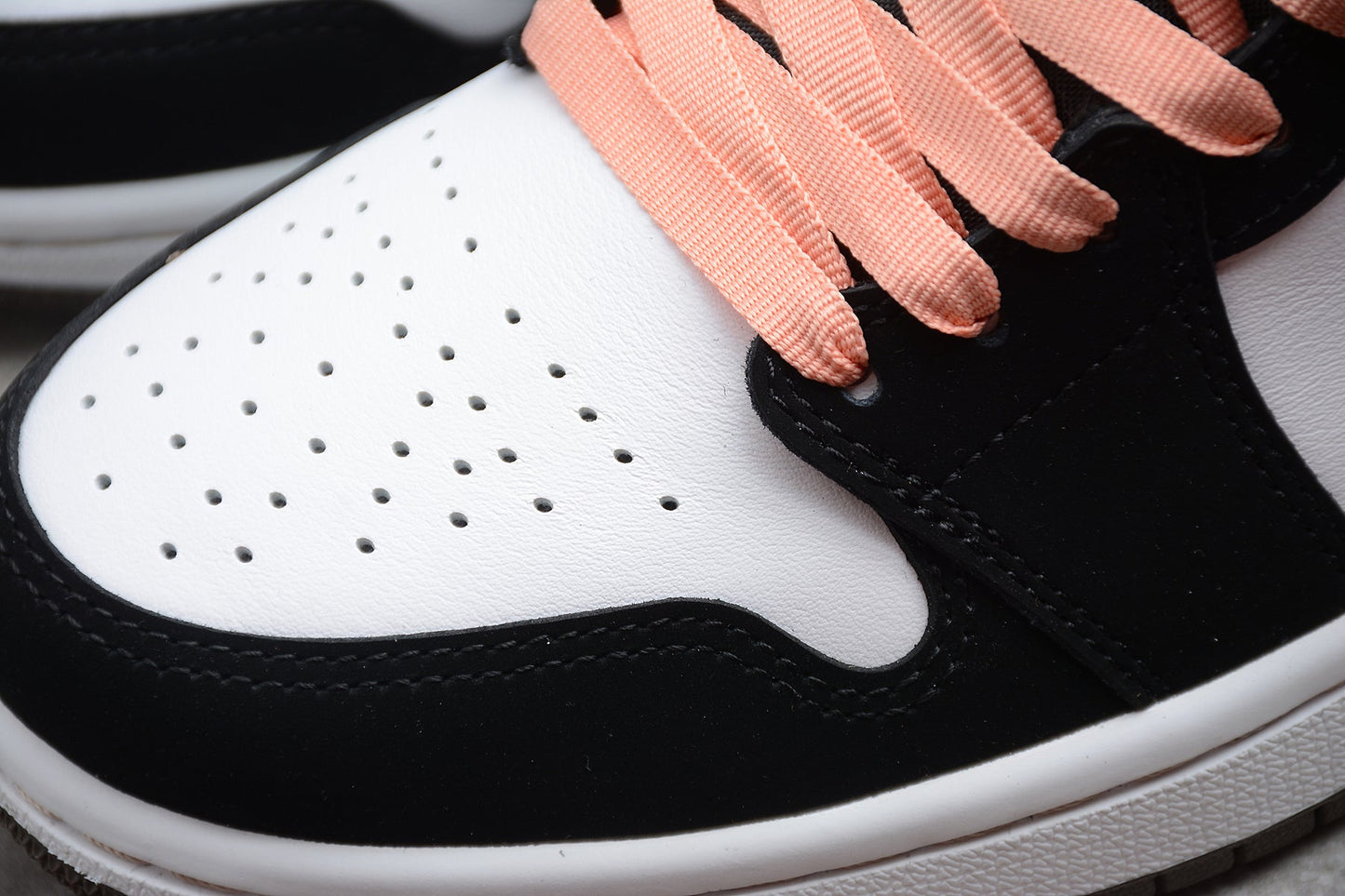 Air Jordan 1 Mid “Apricot Agate”